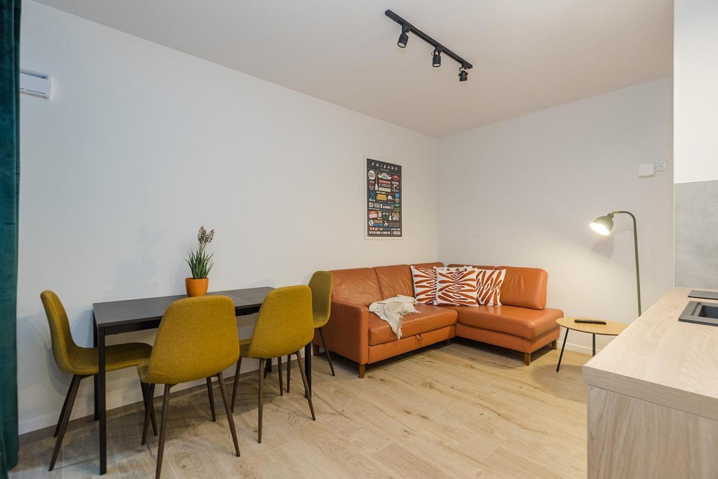 Lineburg Villa Apartments Varsavia Esterno foto