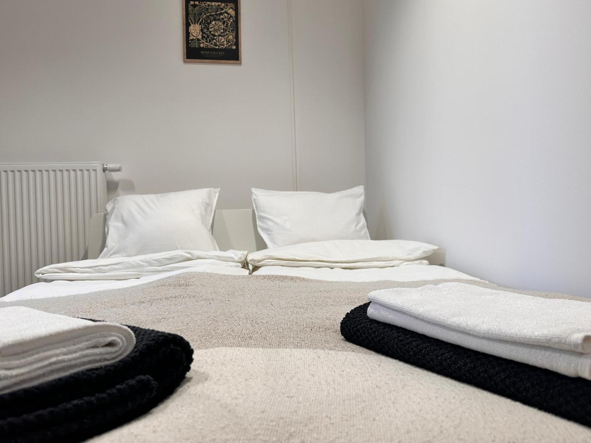 Lineburg Villa Apartments Varsavia Esterno foto